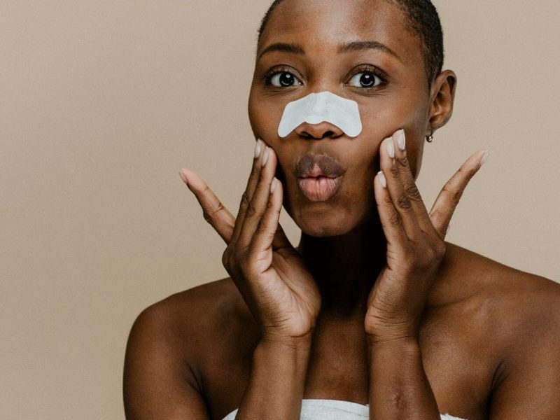 8 ways to naturally close your pores